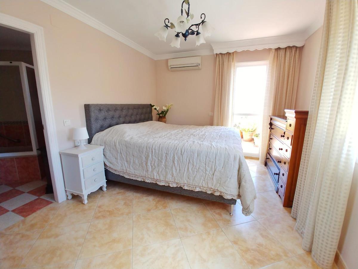 Penthouse With Stunning Views Διαμέρισμα Εστεπόνα Εξωτερικό φωτογραφία